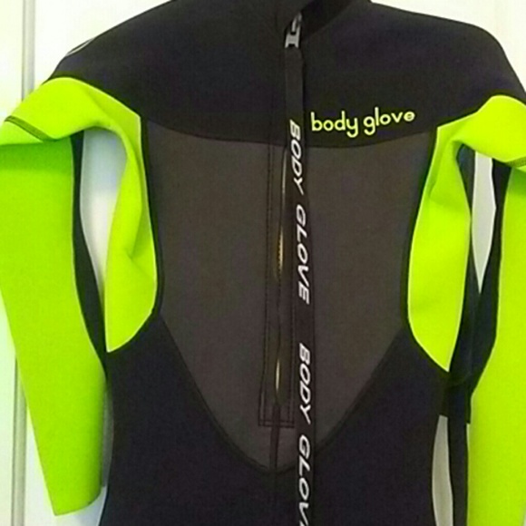 Wetsuit - Picture 4 of 4